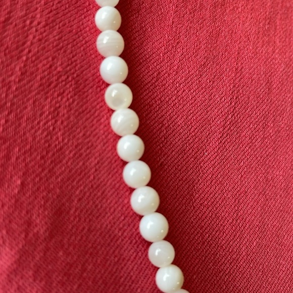 Mother Of Pearl Necklace - Picture 5 of 7